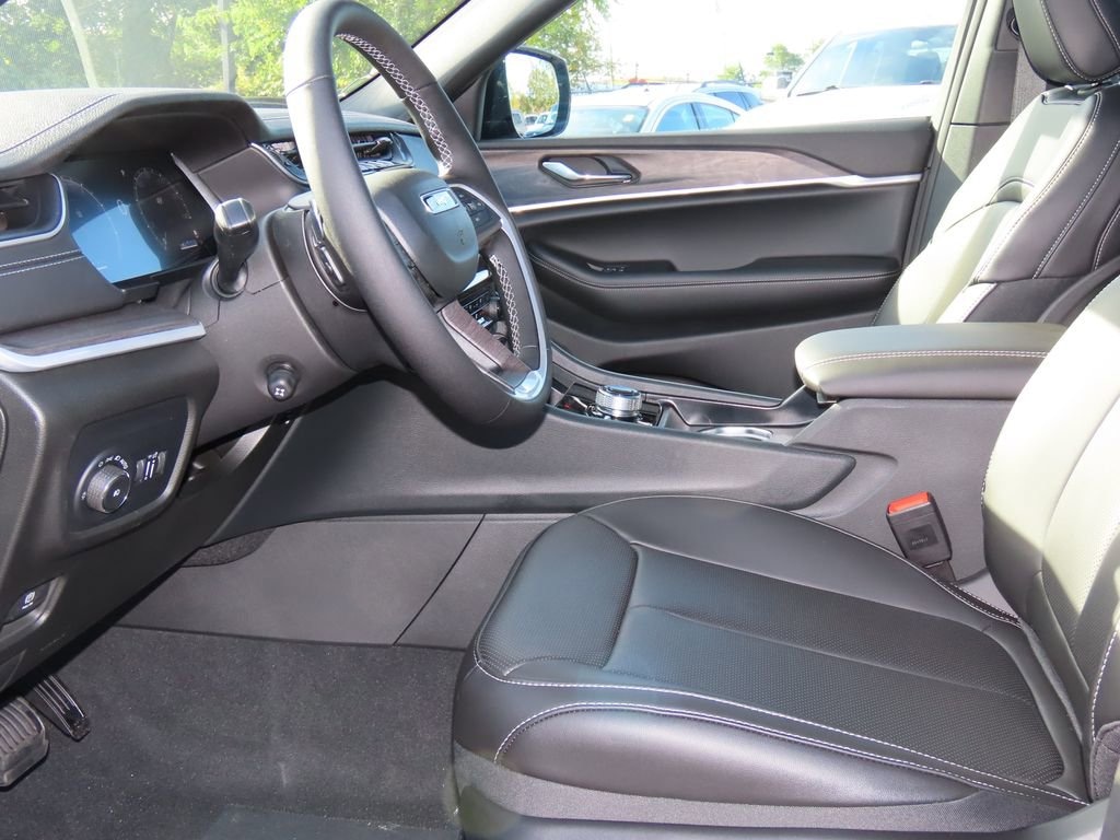 New 2025 Jeep Grand Cherokee Limited Sport Utility