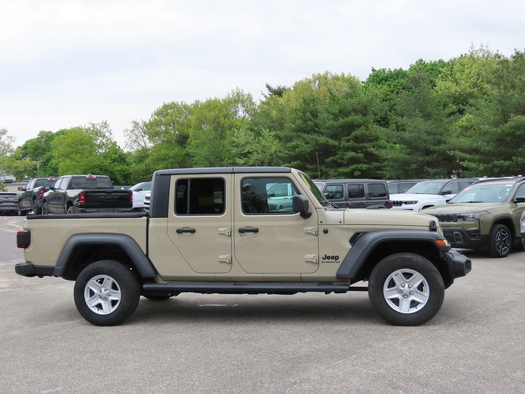 Used 2020 Jeep Gladiator Sport Truck