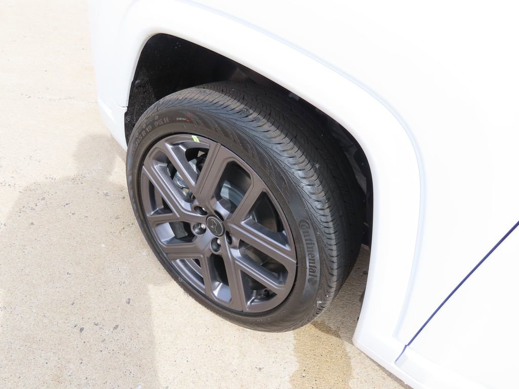 2025 Jeep Compass High Altitude photo 2