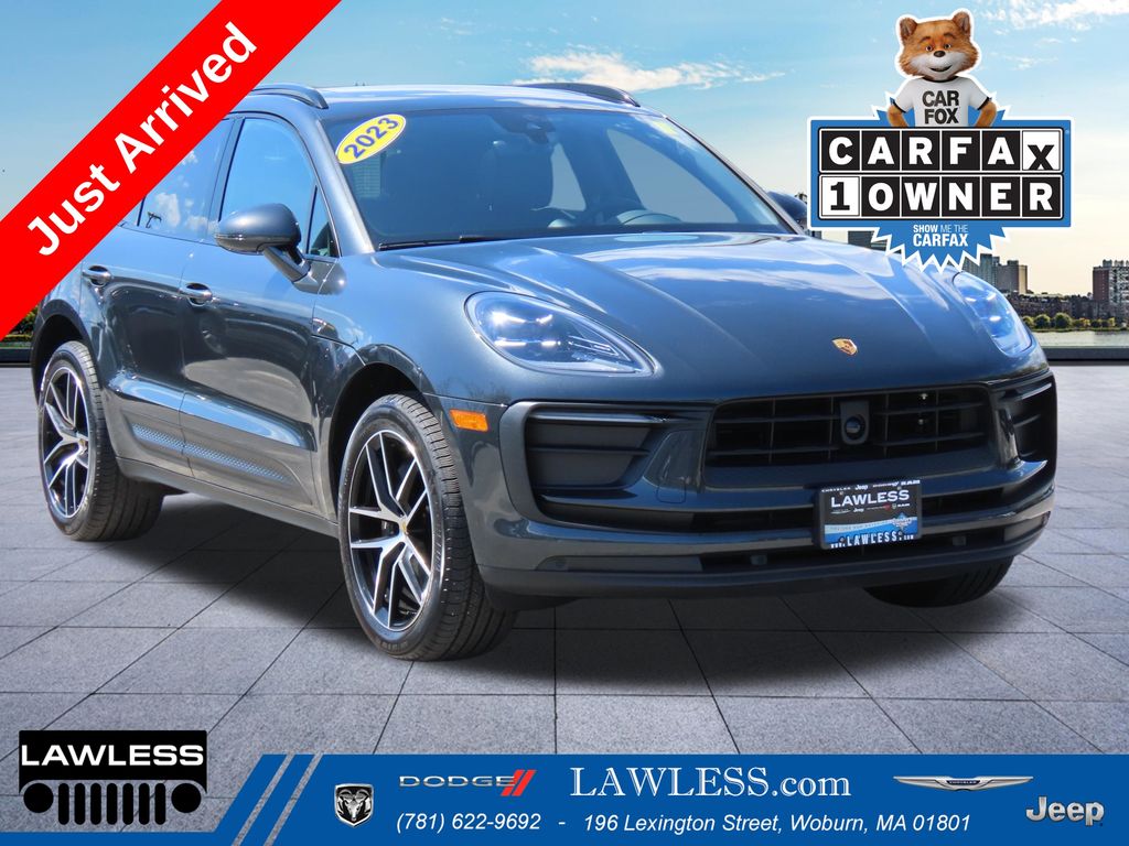 2023 Porsche Macan -'s photo