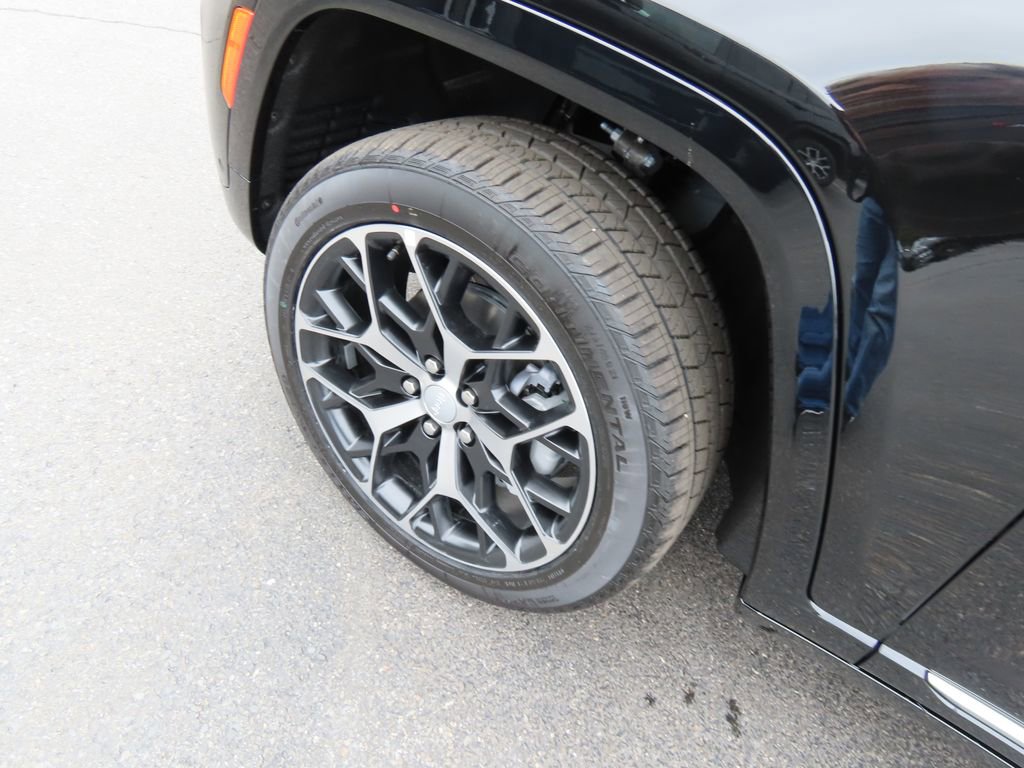 2025 Jeep Grand Cherokee Summit Reserve photo 3