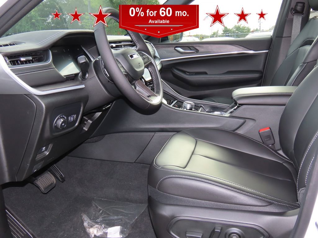 2025 Jeep Grand Cherokee Limited photo 4