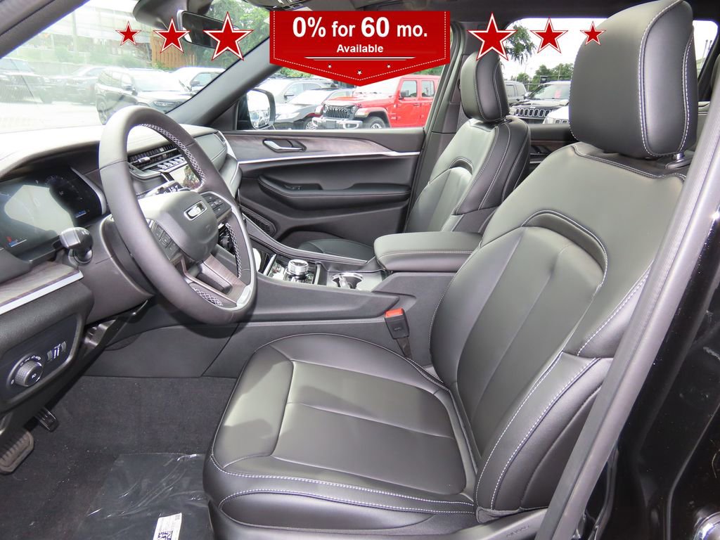 2025 Jeep Grand Cherokee Limited photo 4