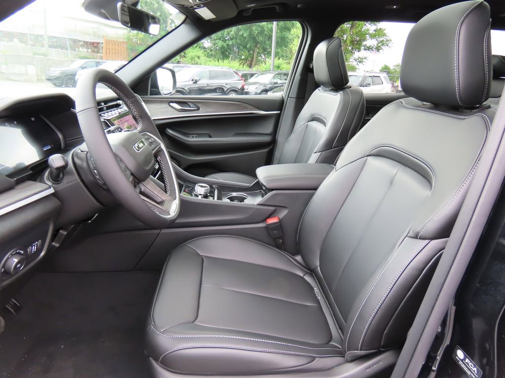 2025 Jeep Grand Cherokee Limited photo 4