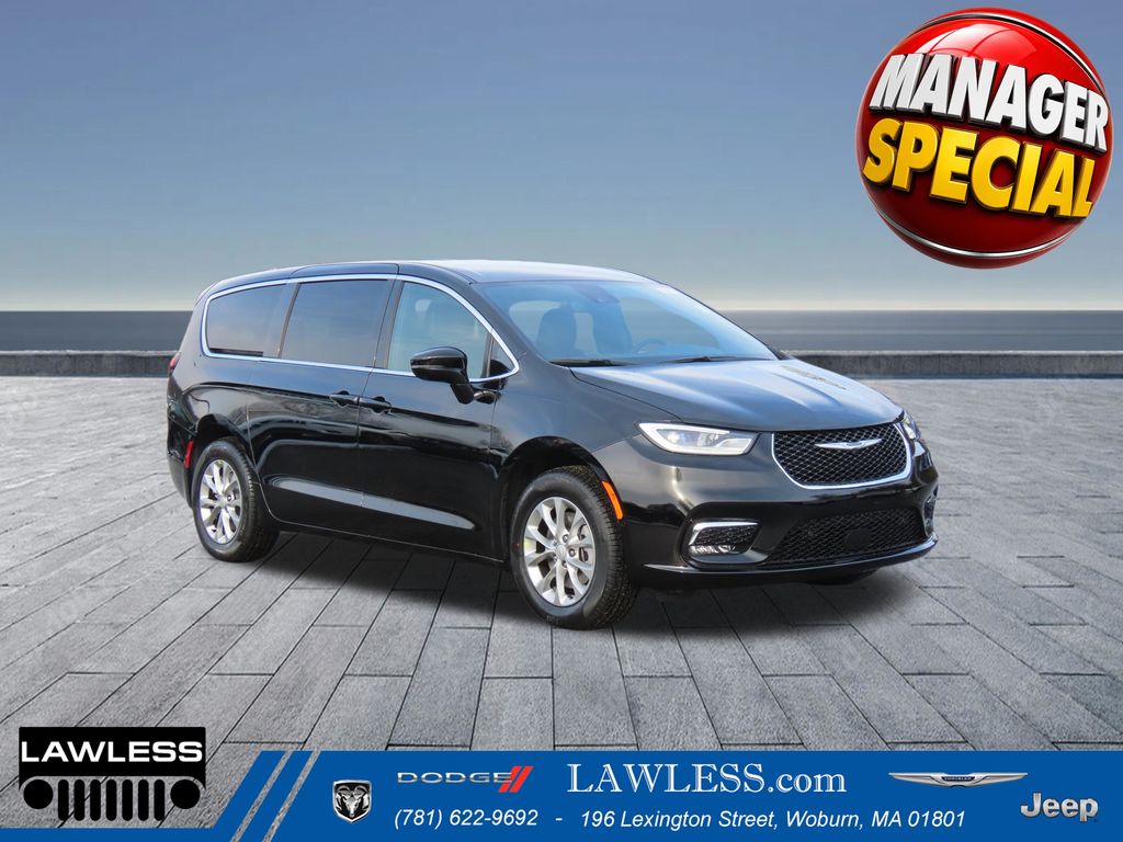 2026 Chrysler Pacifica Select AWD's photo