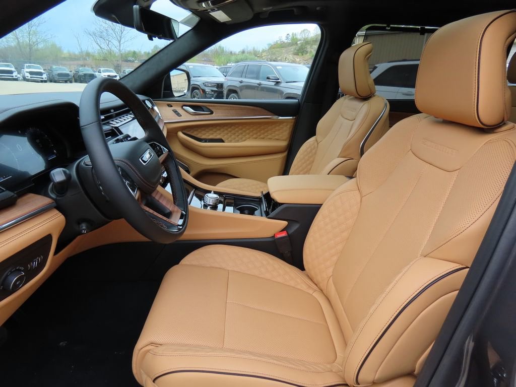 New 2025 Jeep Grand Cherokee Summit Reserve Sport Utility