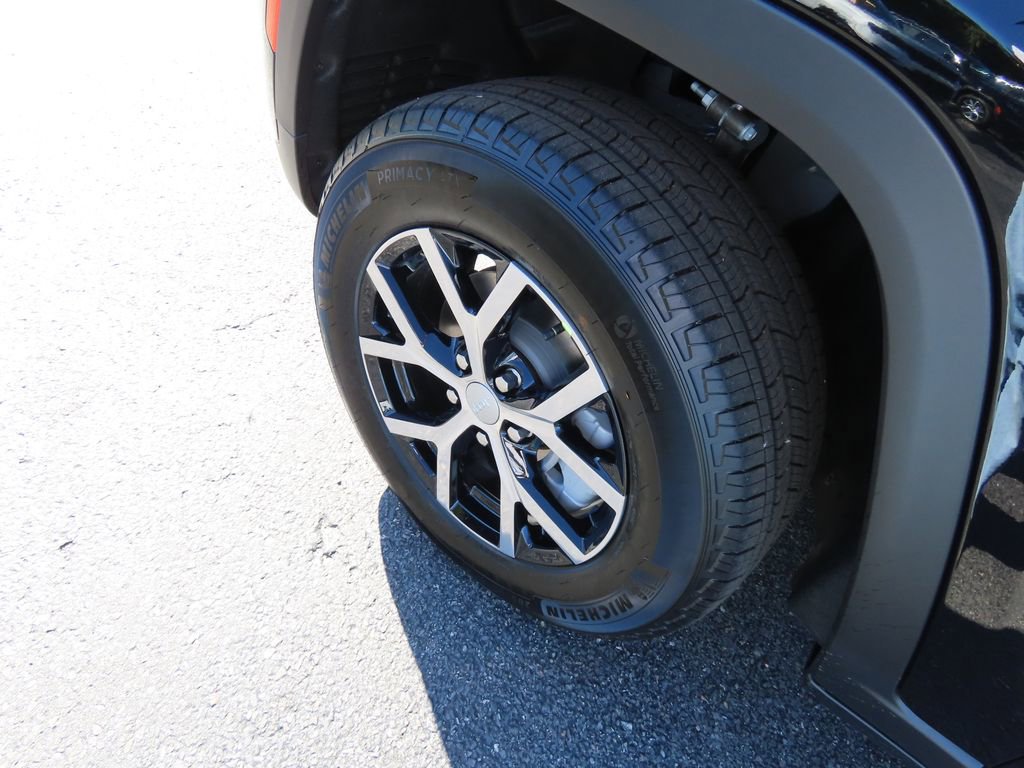 2025 Jeep Grand Cherokee Limited photo 2