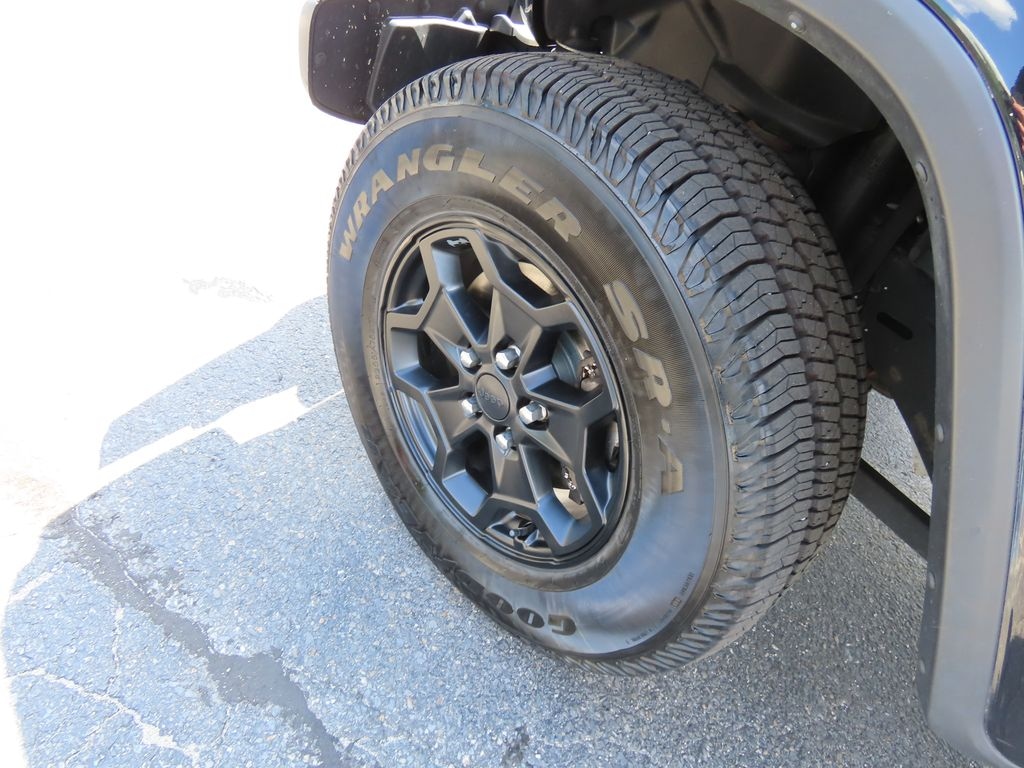 Used 2021 Jeep Gladiator Willys Truck
