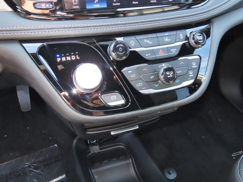 2026 Chrysler Pacifica Select - Photo 20