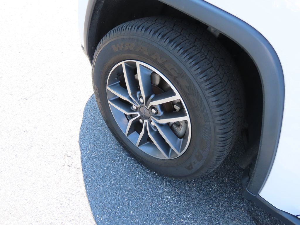 2021 Jeep Grand Cherokee Limited photo 2