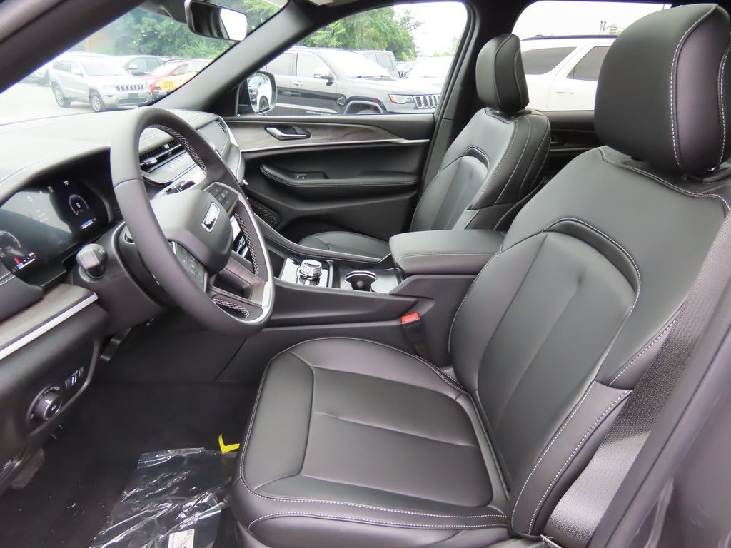 New 2026 Jeep Grand Cherokee Limited 4X4 Sport Utility