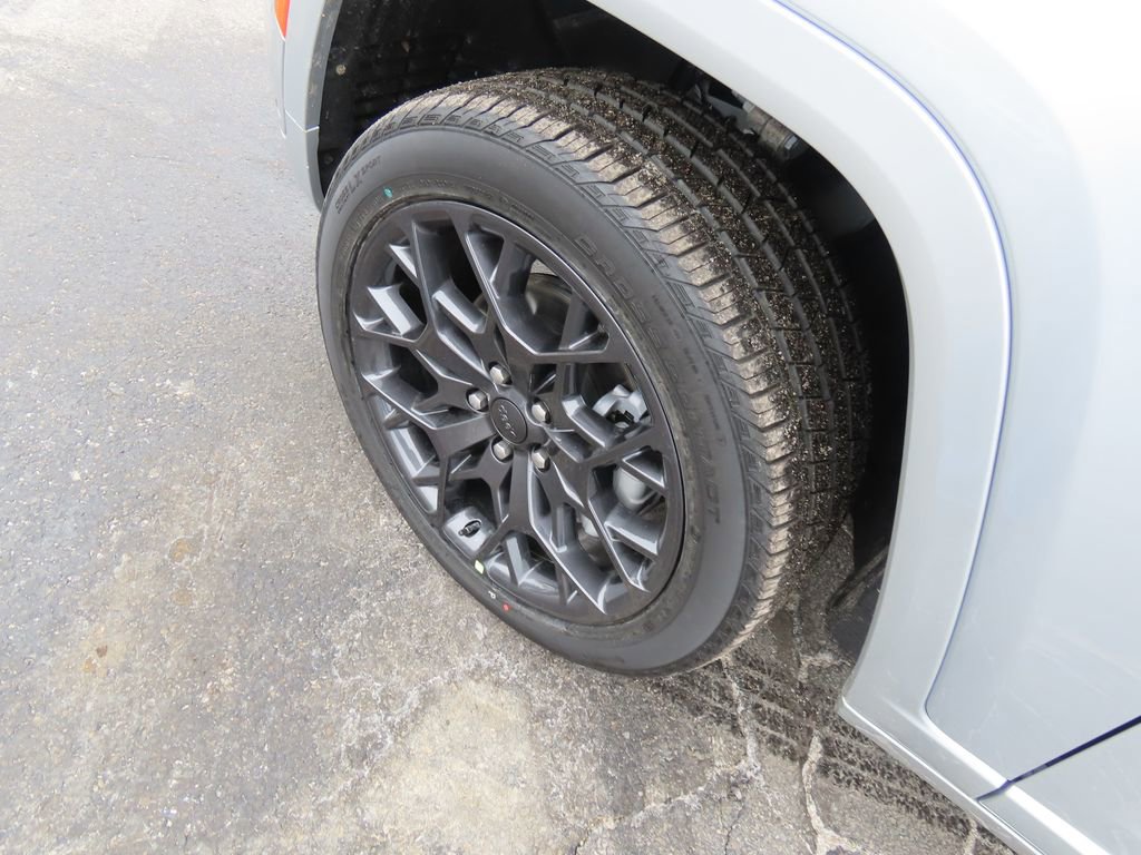 2025 Jeep Grand Cherokee Summit Reserve photo 3