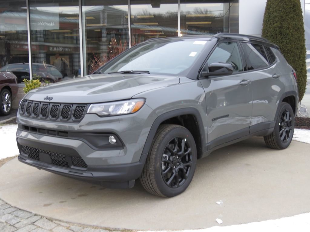 2024 Jeep Compass Altitude photo 2