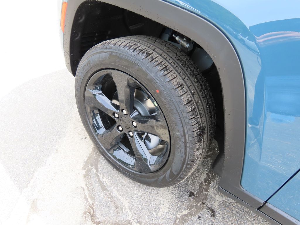 New 2026 Jeep Grand Cherokee Limited 4X4 Sport Utility
