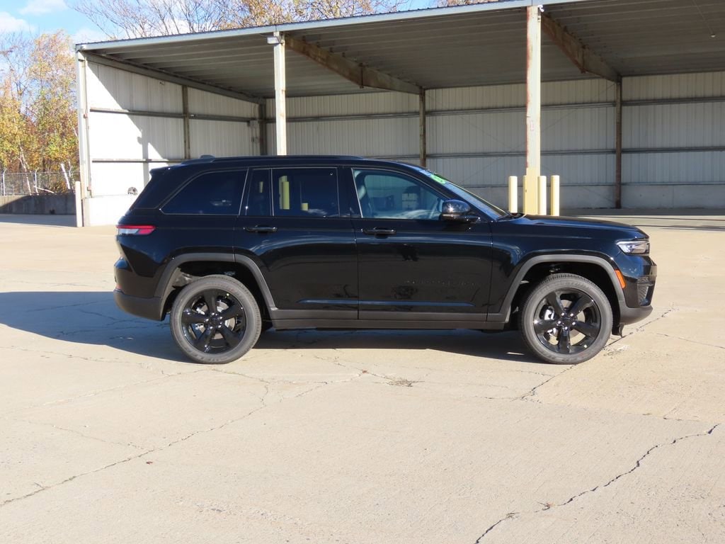 New 2025 Jeep Grand Cherokee Altitude X Sport Utility