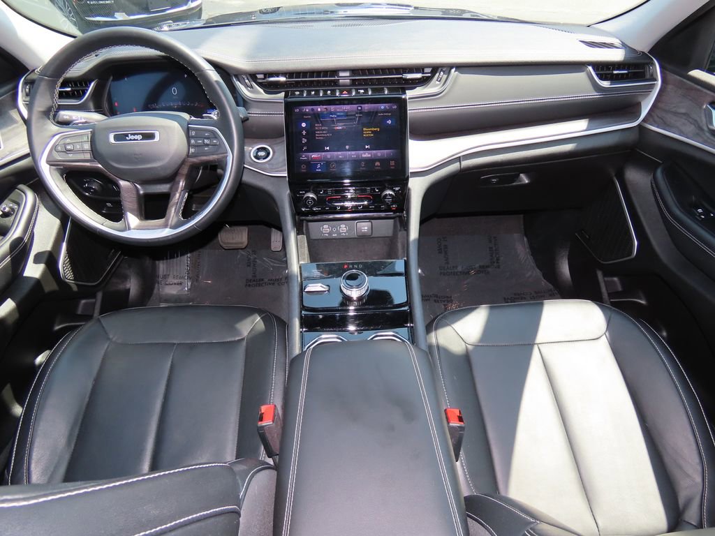 2022 Jeep Grand Cherokee Limited photo 2
