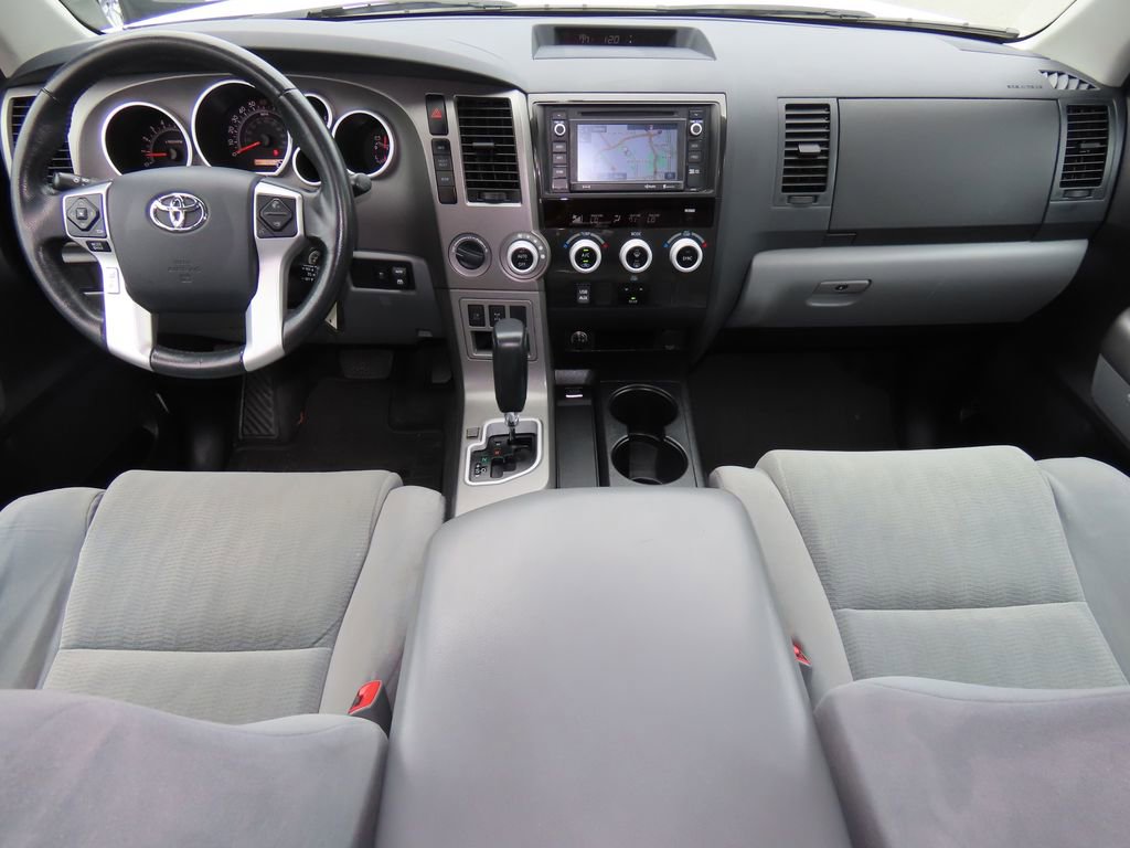 2016 Toyota Sequoia SR5 photo 2