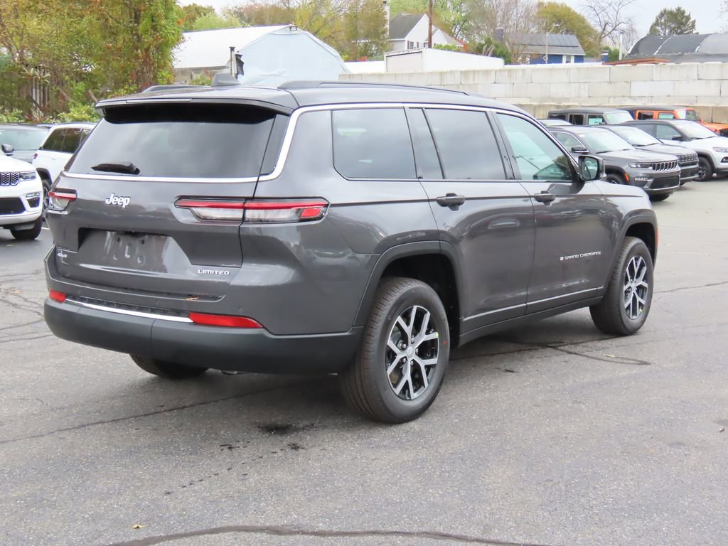 2025 Jeep Grand Cherokee Limited photo 3