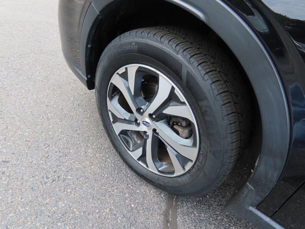 2021 Subaru Outback Touring photo 3