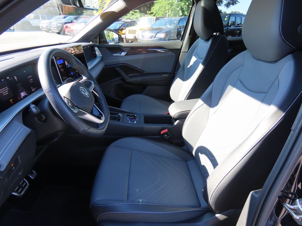 Used 2025 Volkswagen Tiguan 2.0T SE R-Line Black SUV