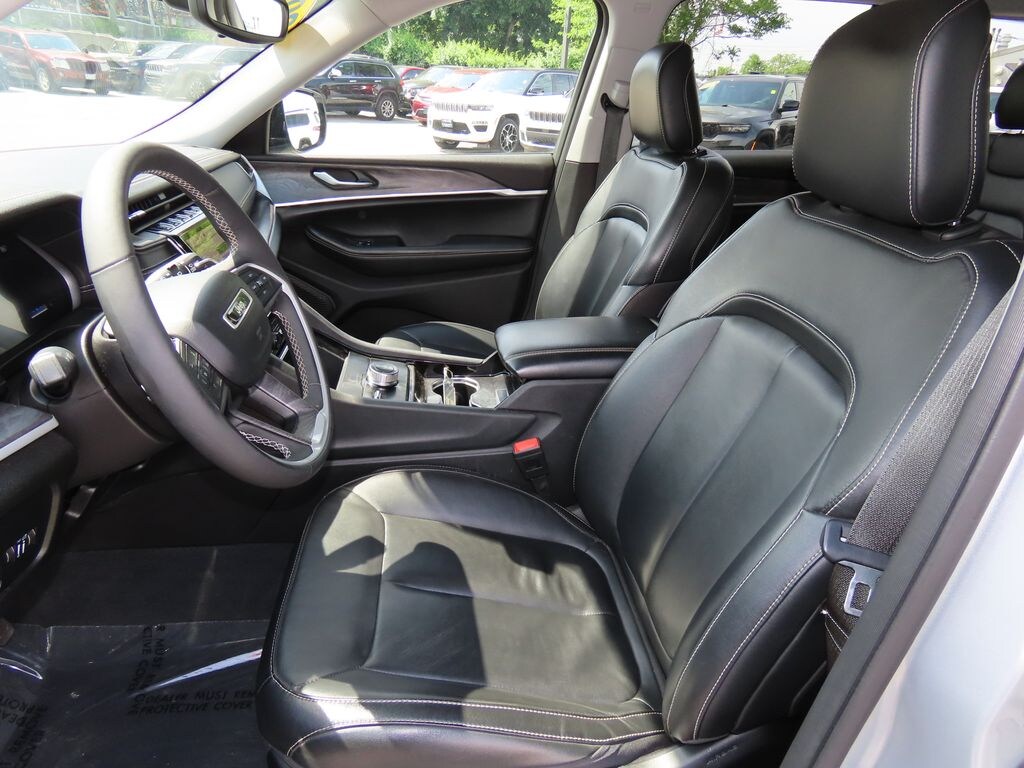 Used 2023 Jeep Grand Cherokee Limited SUV