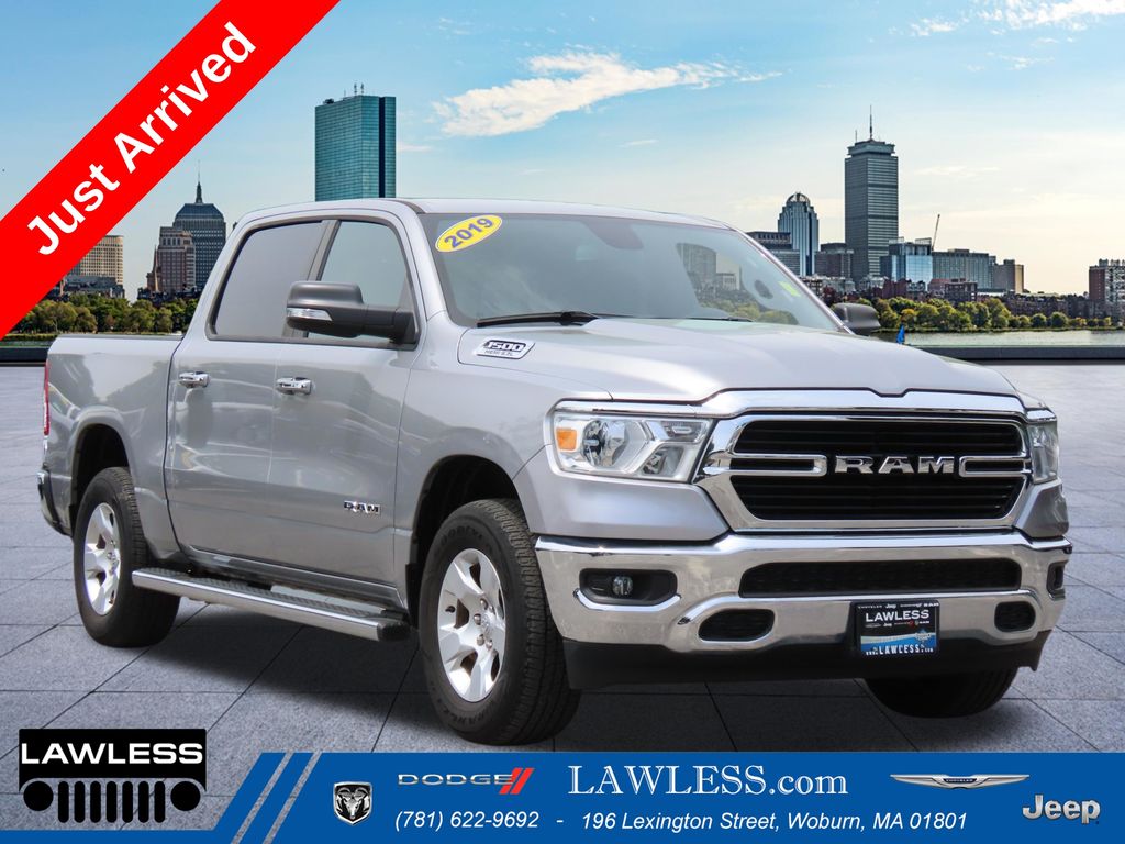 2019 RAM 1500 Big Horn/Lone Star 4x4 Crew Cab 5'7's photo