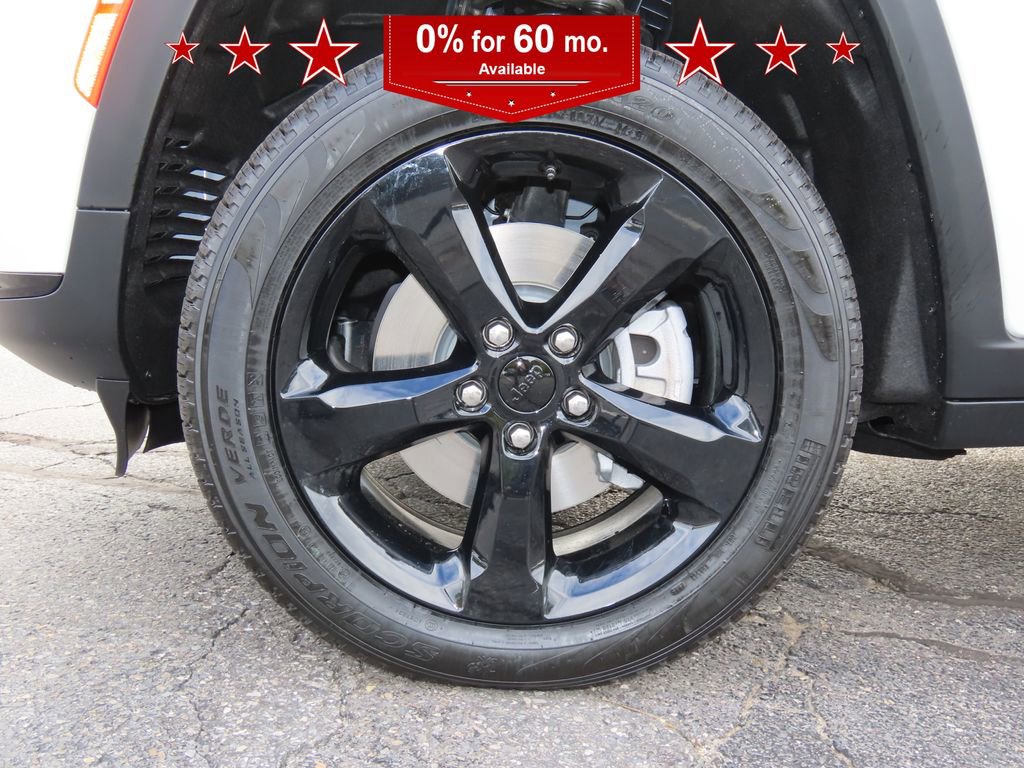 2025 Jeep Grand Cherokee Limited photo 3