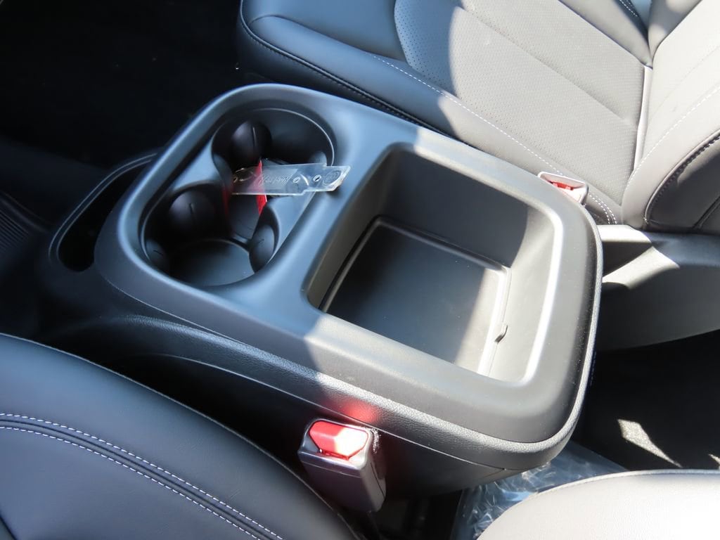 2026 Chrysler Pacifica Select - Photo 21