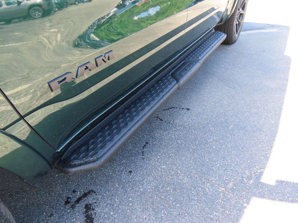 New 2027 Ram 1500 LARAMIE CREW CAB 4X4 5'7 BOX Pickup