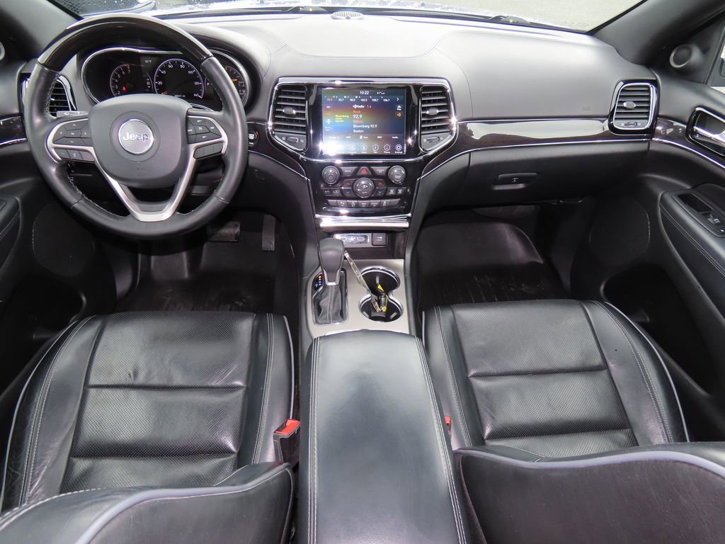 2021 Jeep Grand Cherokee Overland photo 2