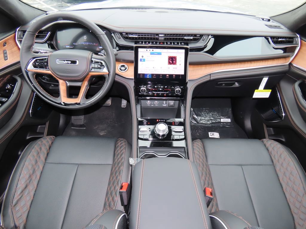 2025 Jeep Grand Cherokee Summit Reserve photo 2