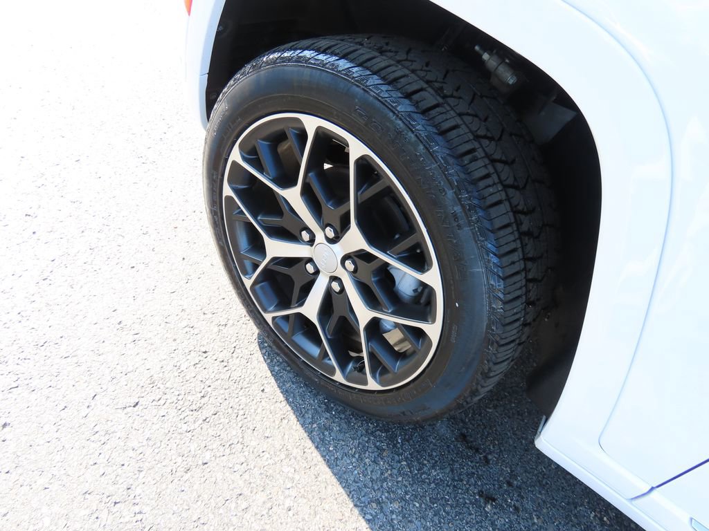 2025 Jeep Grand Cherokee Summit Reserve photo 2