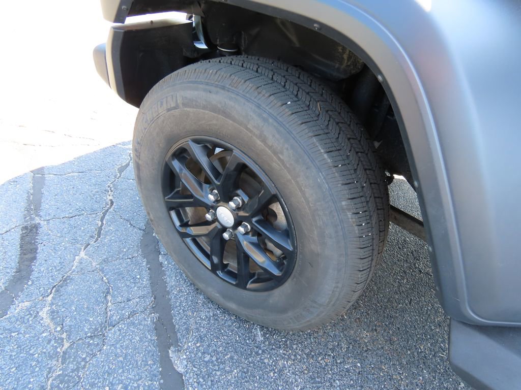 2023 Jeep Wrangler Sport S photo 3