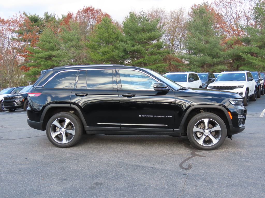 2023 Jeep Grand Cherokee Limited photo 3