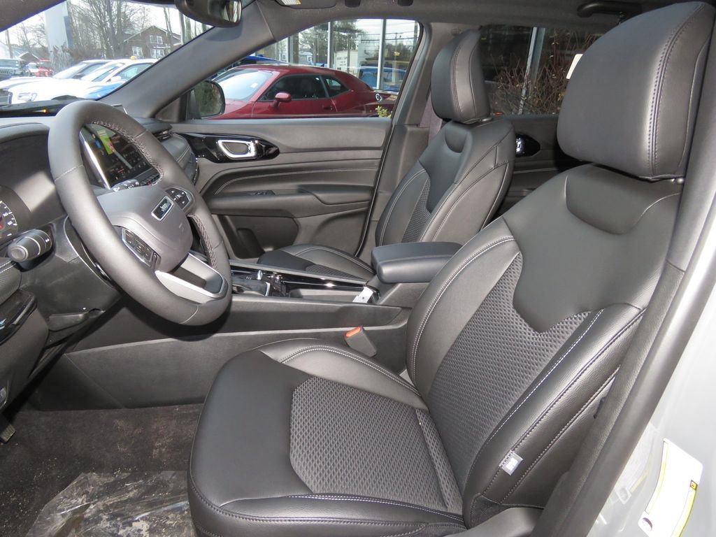 2024 Jeep Compass Altitude photo 4