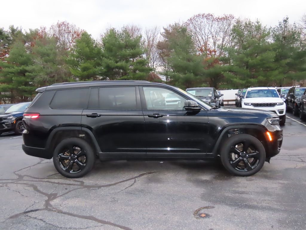 2023 Jeep Grand Cherokee Limited photo 2
