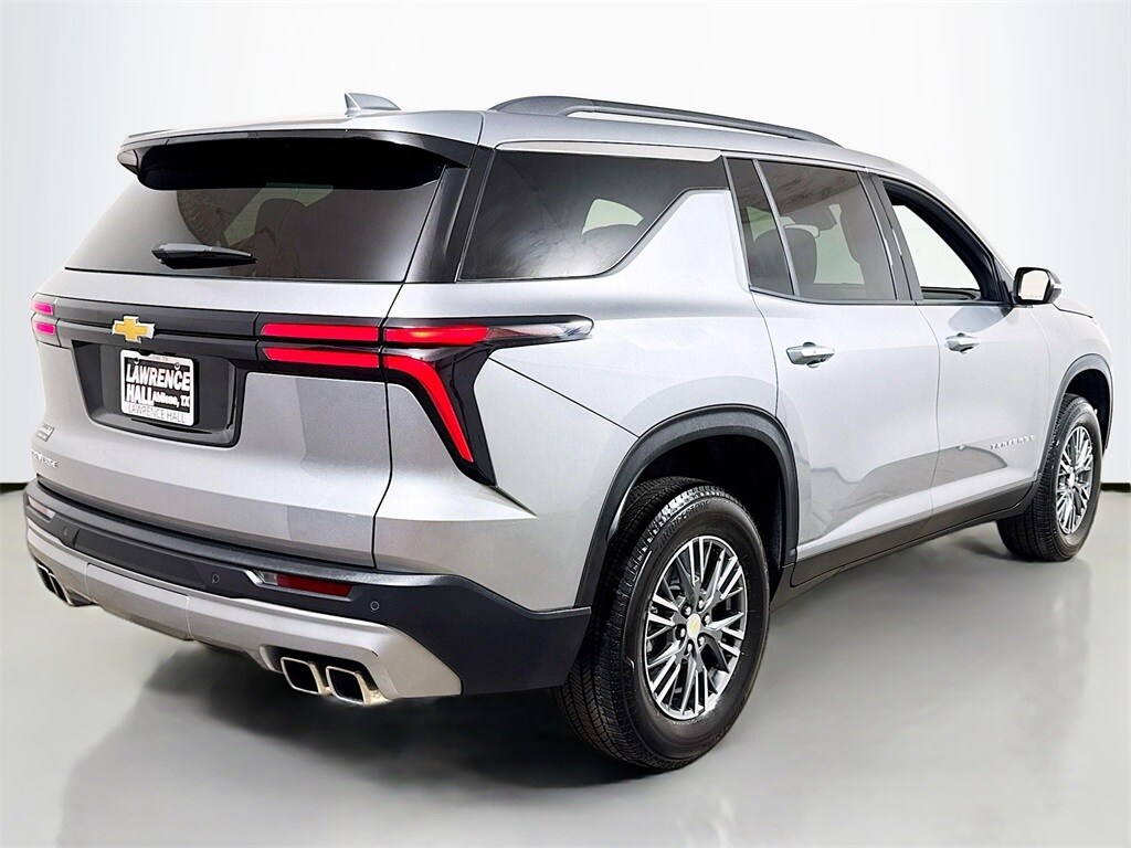 2025 Chevrolet Traverse photo 4