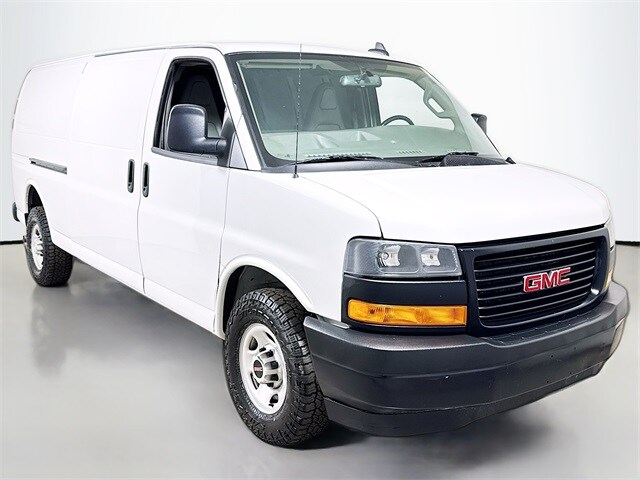 2023 Gmc Savana 2500 photo 3