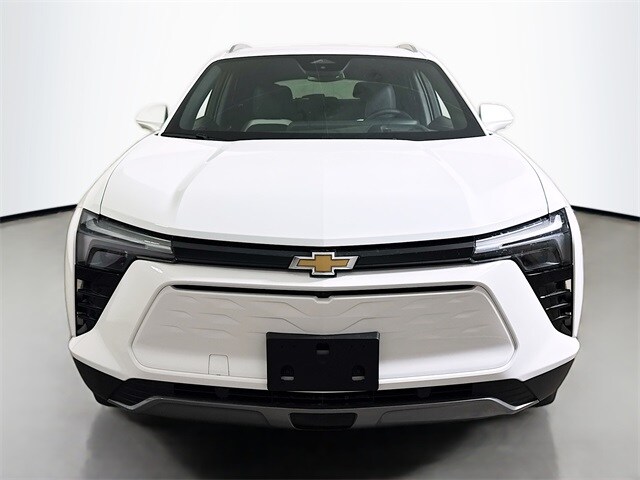 2025 Chevrolet Blazer EV photo 2