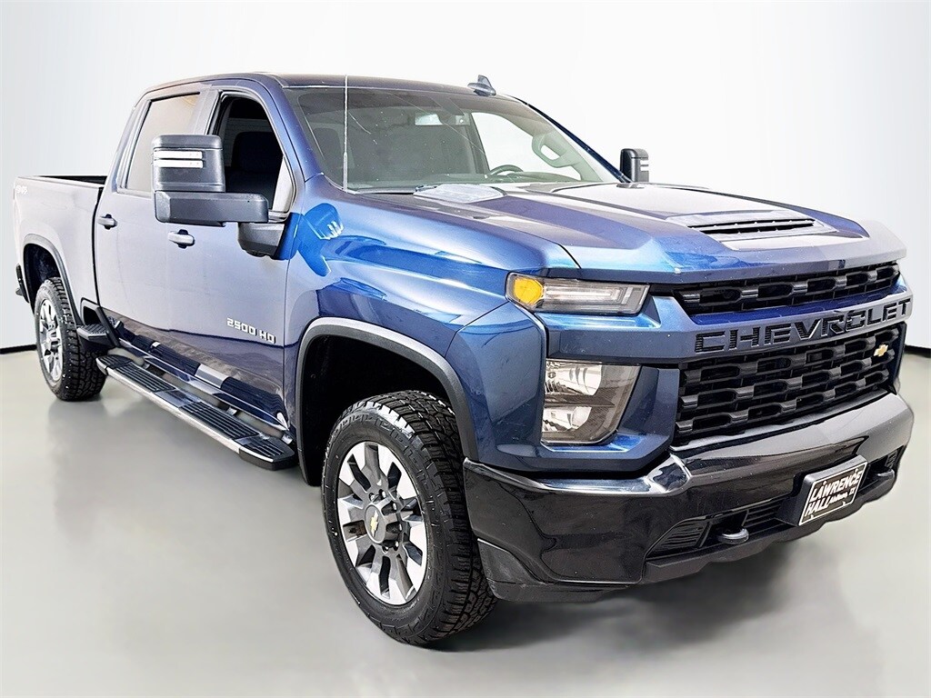 2021 Chevrolet Silverado 2500HD Custom photo 3