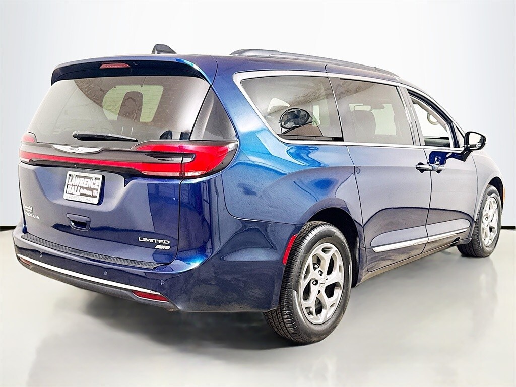 2023 Chrysler Pacifica Limited photo 4
