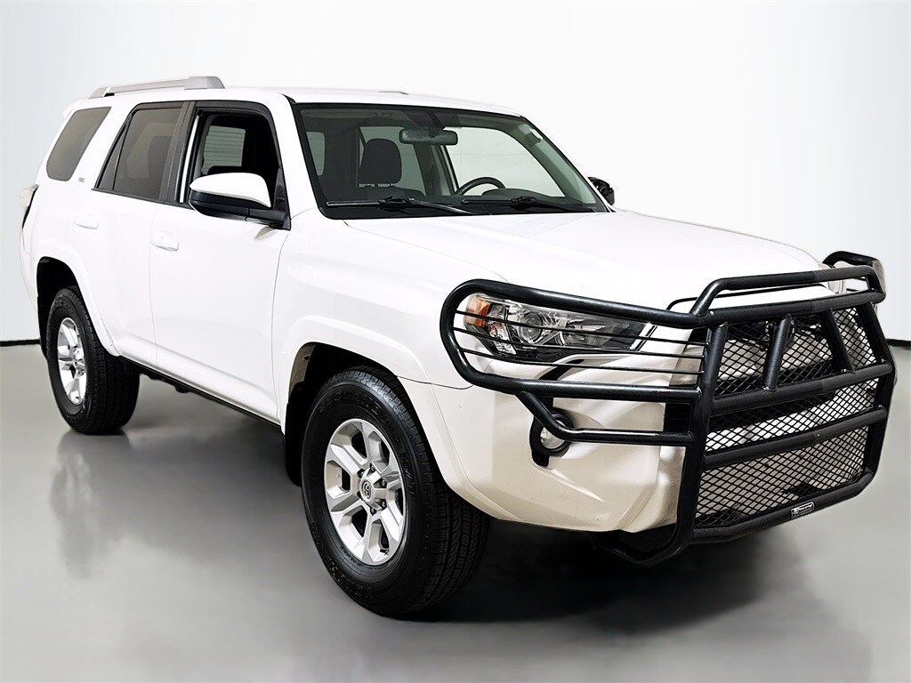 2018 Toyota 4Runner SR5 photo 2