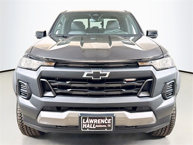 2026 Chevrolet Colorado Trail Boss photo 2