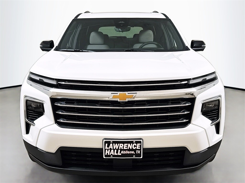 2026 Chevrolet Traverse photo 2