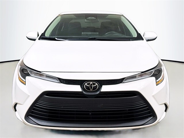2023 Toyota Corolla LE photo 2