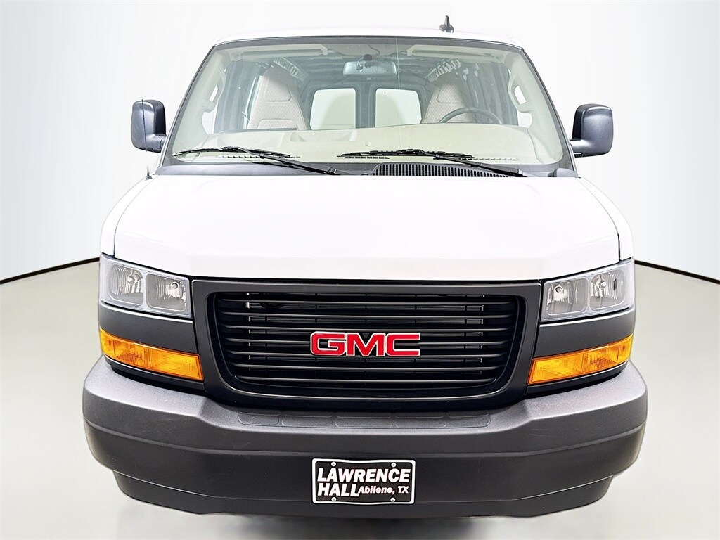 2025 Gmc Savana 3500 photo 2