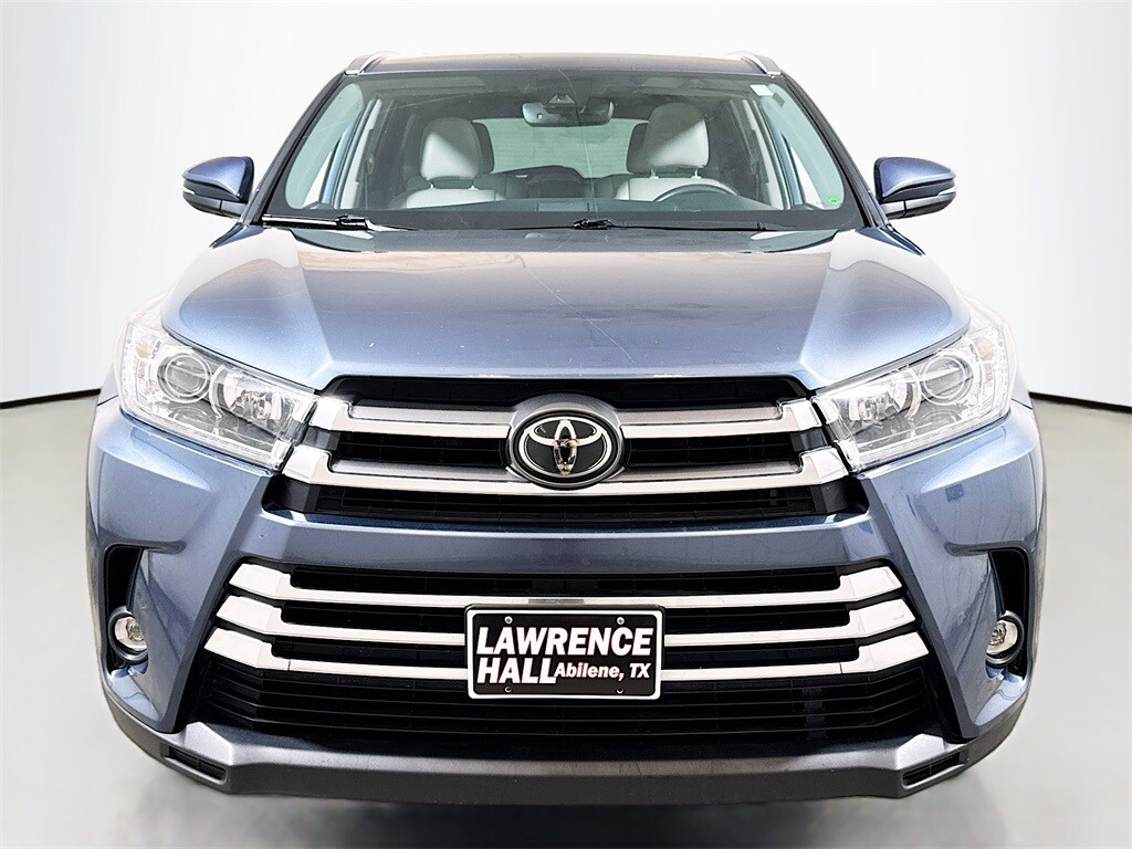 2019 Toyota Highlander Limited Platinum photo 2