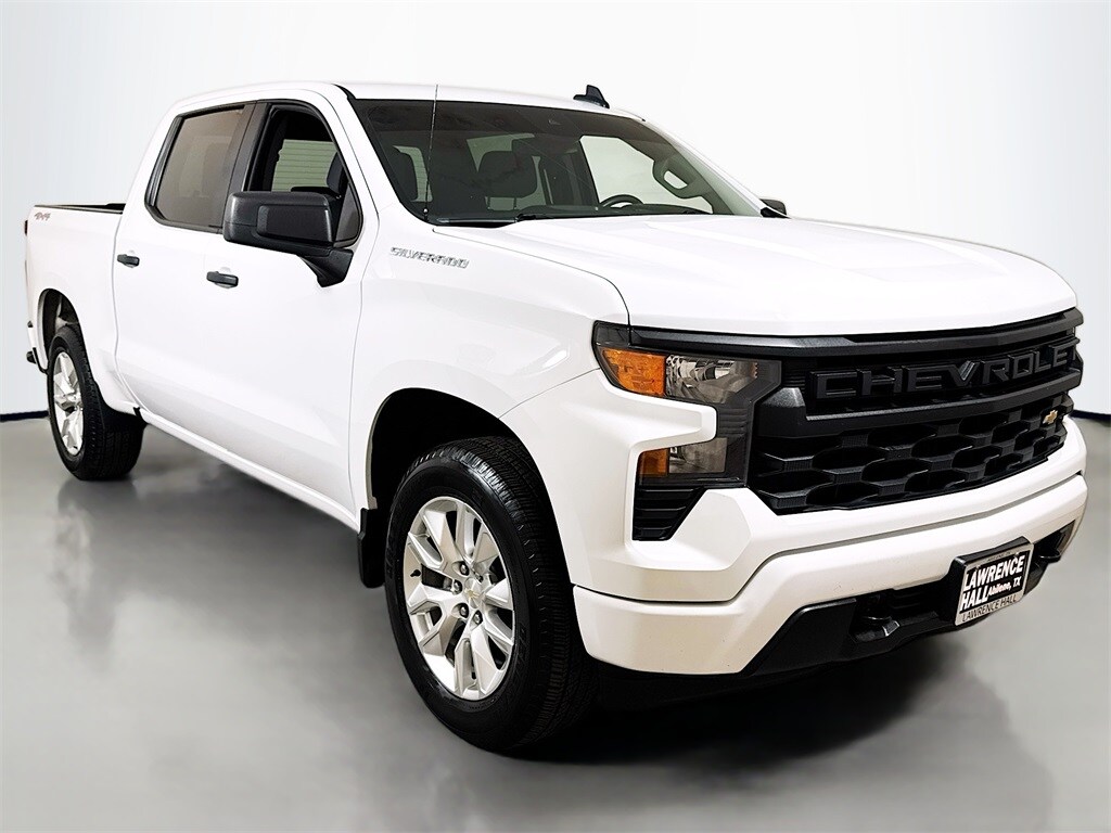 2023 Chevrolet Silverado 1500 Custom photo 3