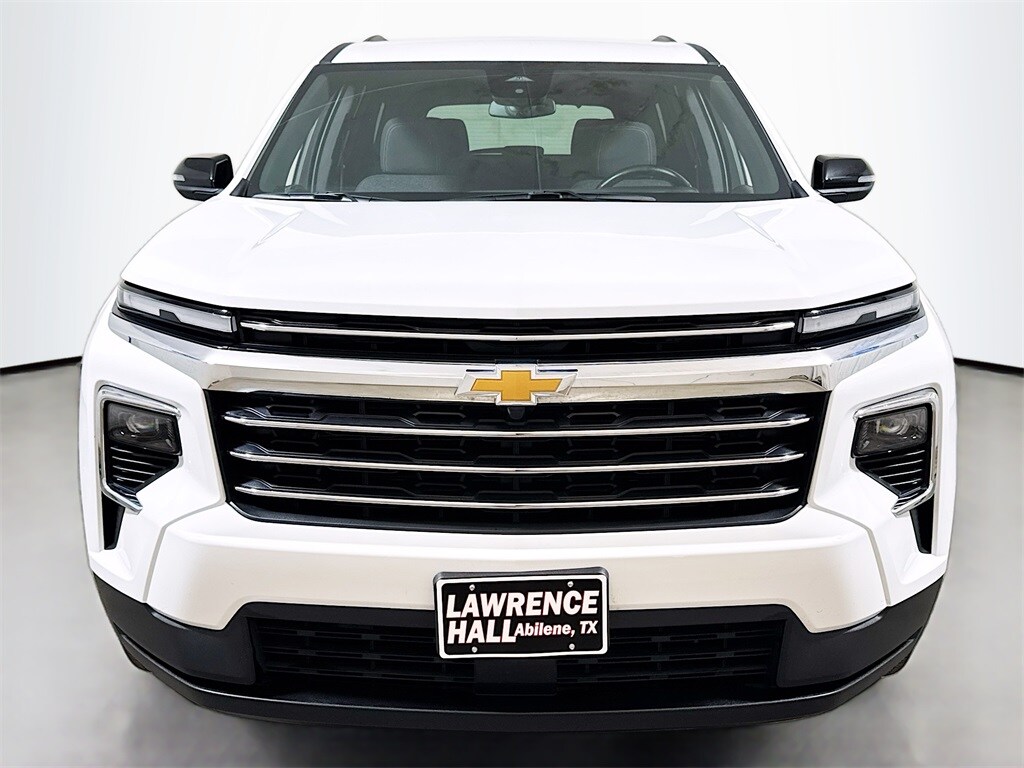 2025 Chevrolet Traverse photo 2