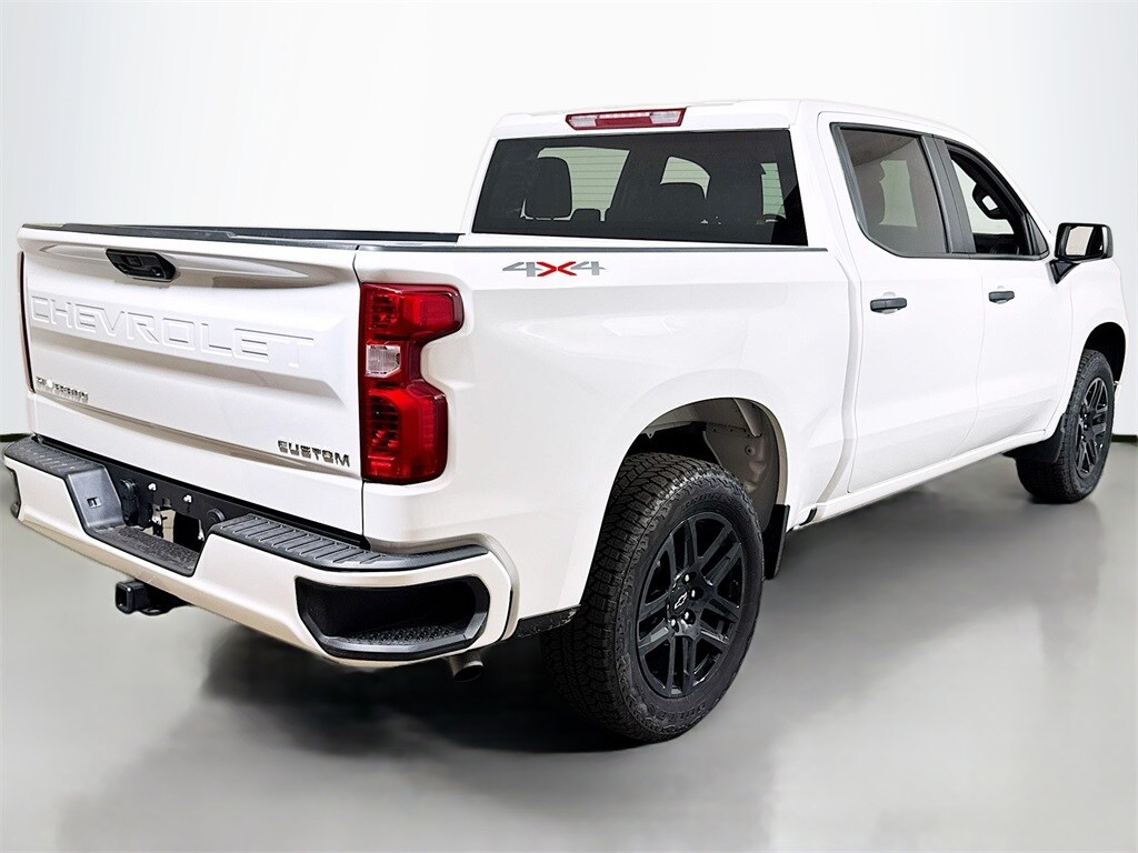 2025 Chevrolet Silverado 1500 Custom photo 4